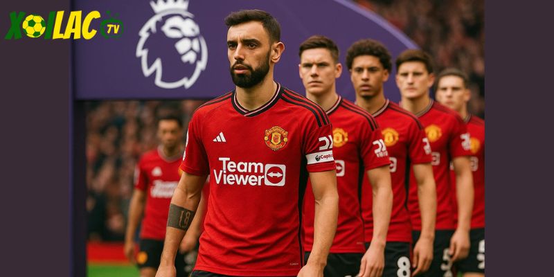 Bruno Fernandes dẫn dắt Man Utd trong Man Utd vs Sunderland tại Old Trafford. Bruno Fernandes dẫn dắt Man Utd trong Man Utd vs Sunderland tại Old Trafford.